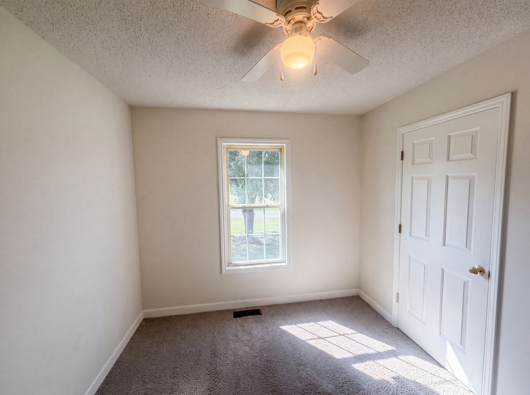 Photo 13 of 26 of 109 Briarcreek Dr, Winston Salem, NC