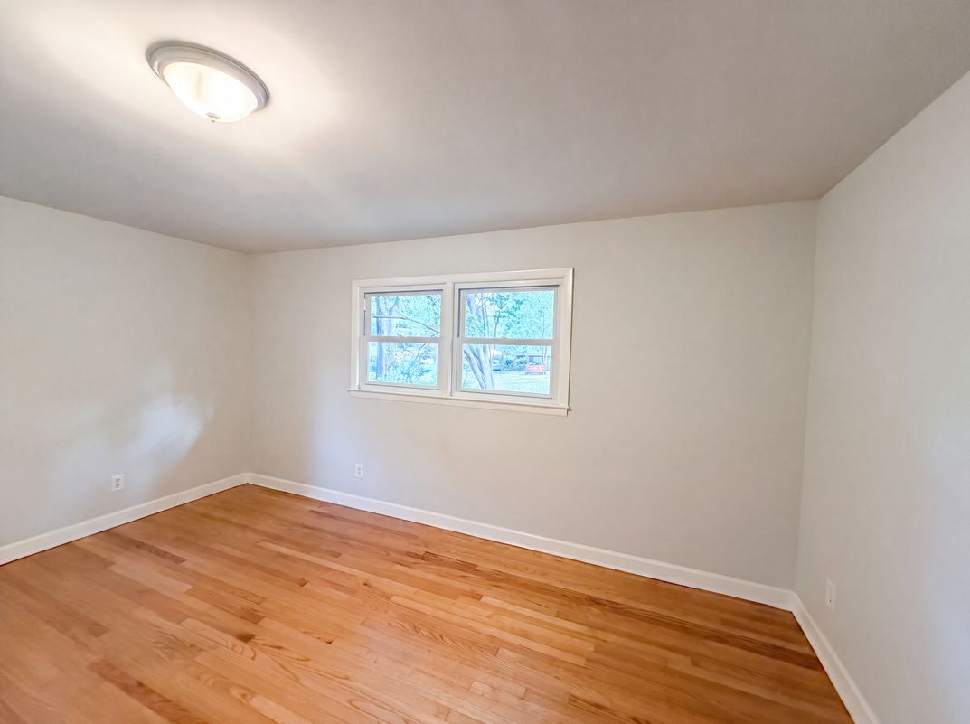 Photo 8 of 16 of 407 Lamesa Dr, Raleigh, NC