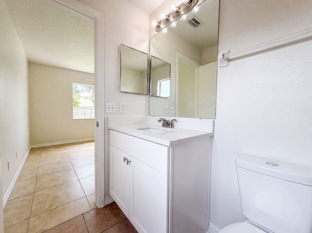Photo 11 of 22 of 13236 Pike Lake Dr, Riverview, FL