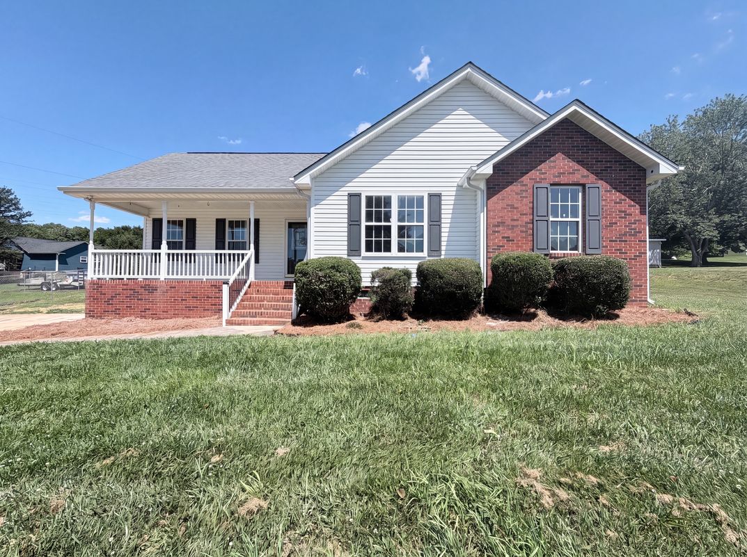 Photo 15 of 16 of 1011 Meagan Ct, Bessemer City, NC