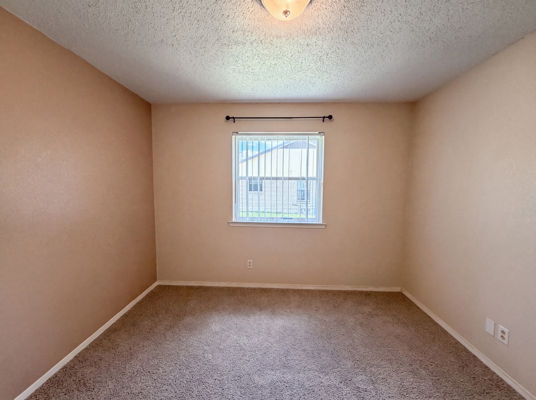 Photo 10 of 16 of 2803 Persimmon Dr, Killeen, TX