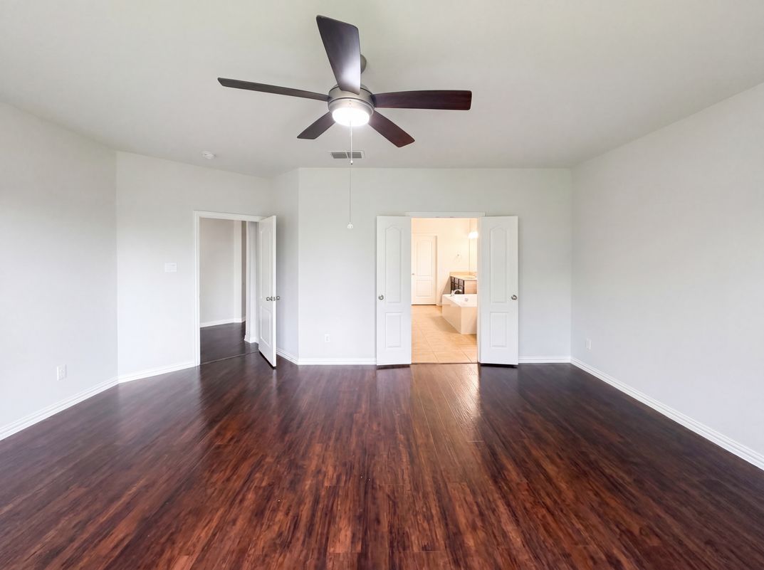 Photo 4 of 18 of 1501 Martin Creek Dr, Little Elm, TX