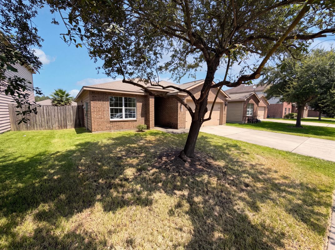 Photo 17 of 19 of 907 Amaryllis Rd, Baytown, TX