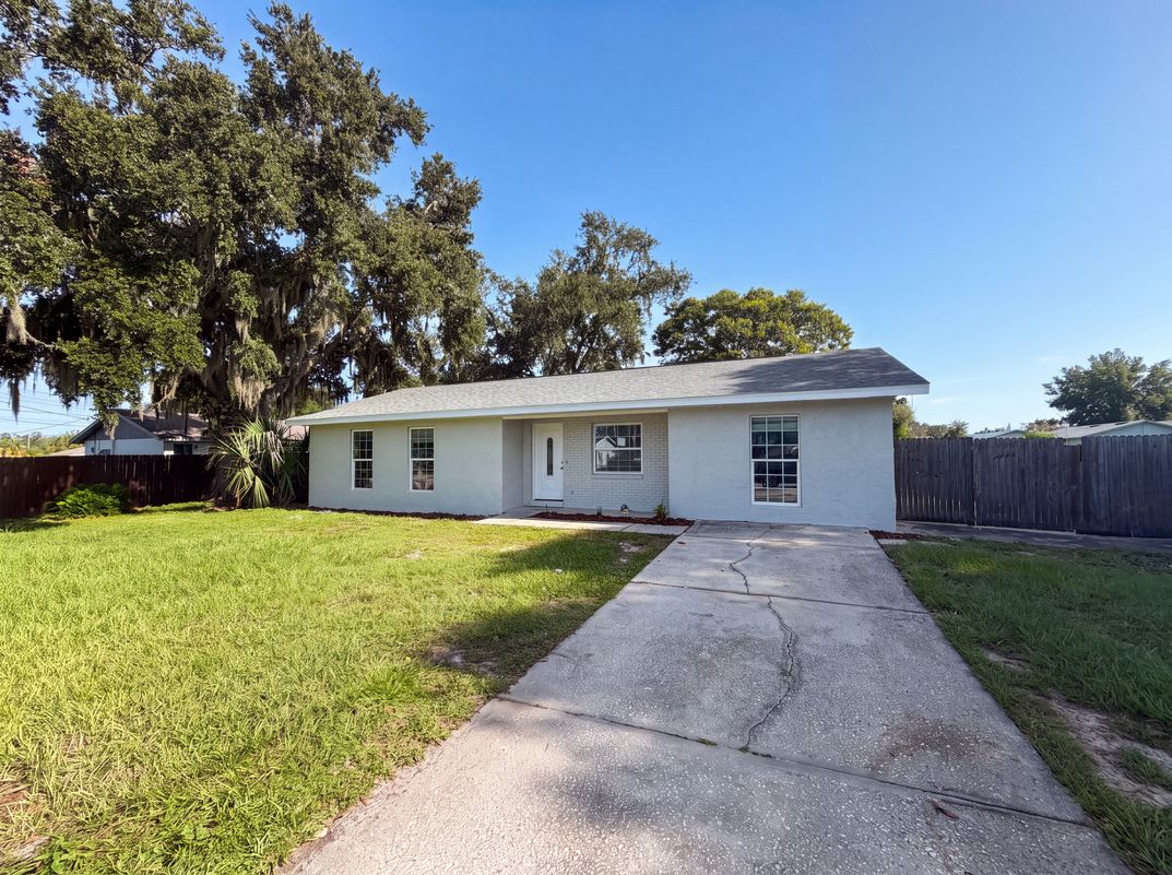 Photo 16 of 19 of 4147 Willow South Dr, Mulberry, FL