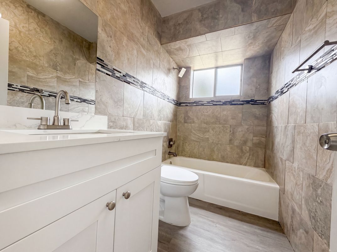 Photo 16 of 19 of 820 NW 78th Ave, Pembroke Pines, FL