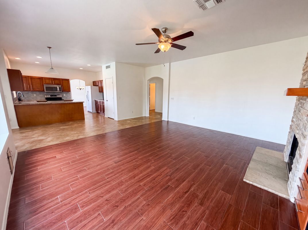Photo 7 of 30 of 8274 S Stephanie Ln, Tempe, AZ