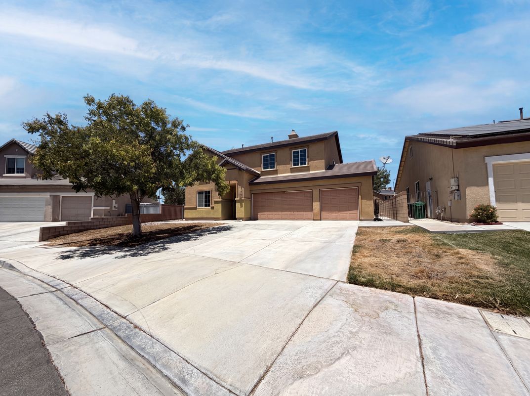 Photo 24 of 28 of 3147 W Lingard St, Lancaster, CA