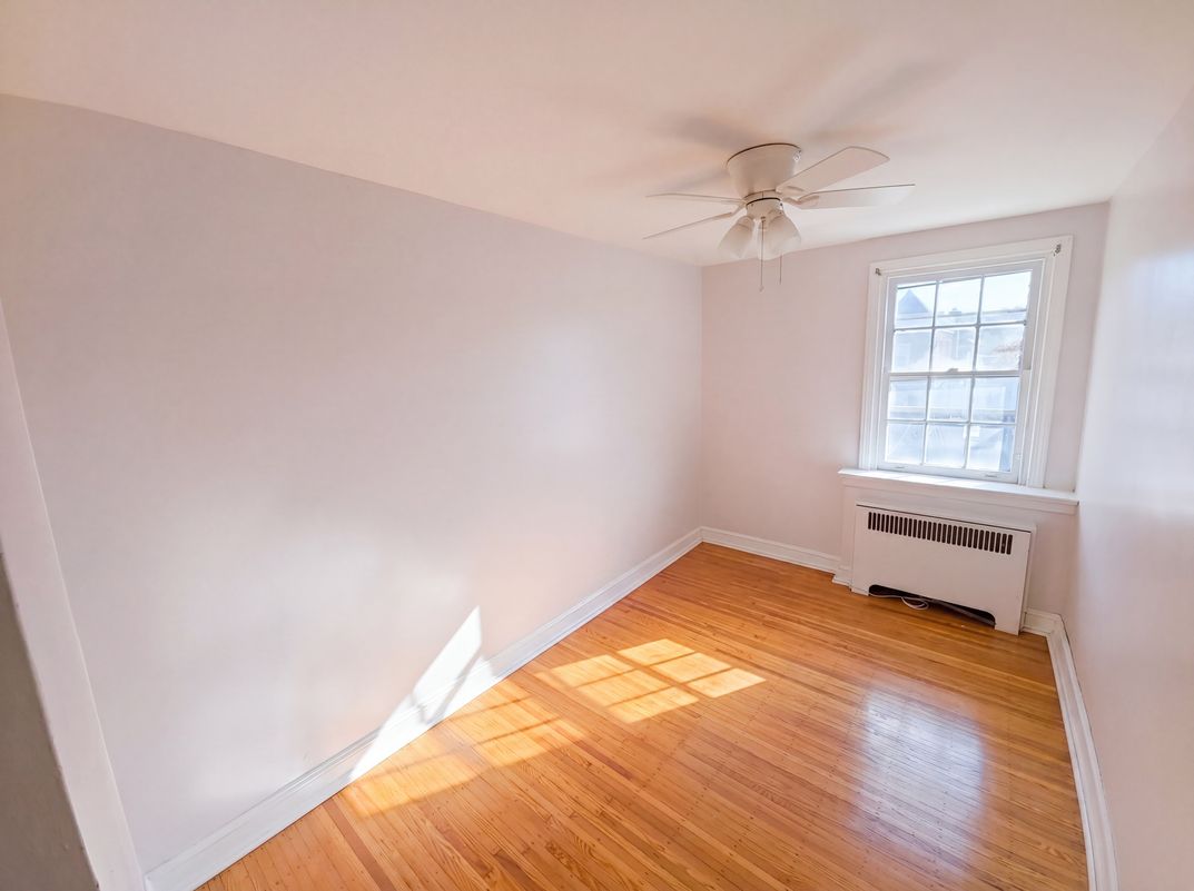 Photo 17 of 45 of 727 Cypress St, Lansdowne, PA