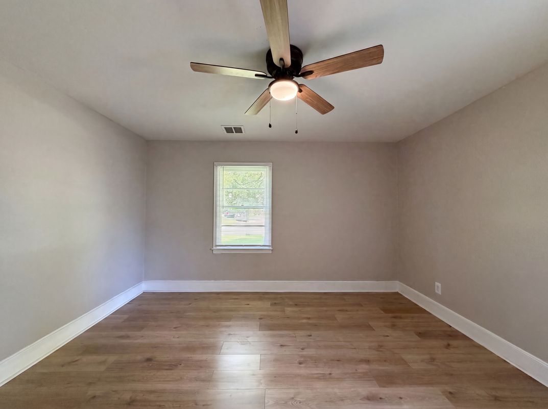Photo 4 of 25 of 1848 Pinedale Pl, Decatur, GA