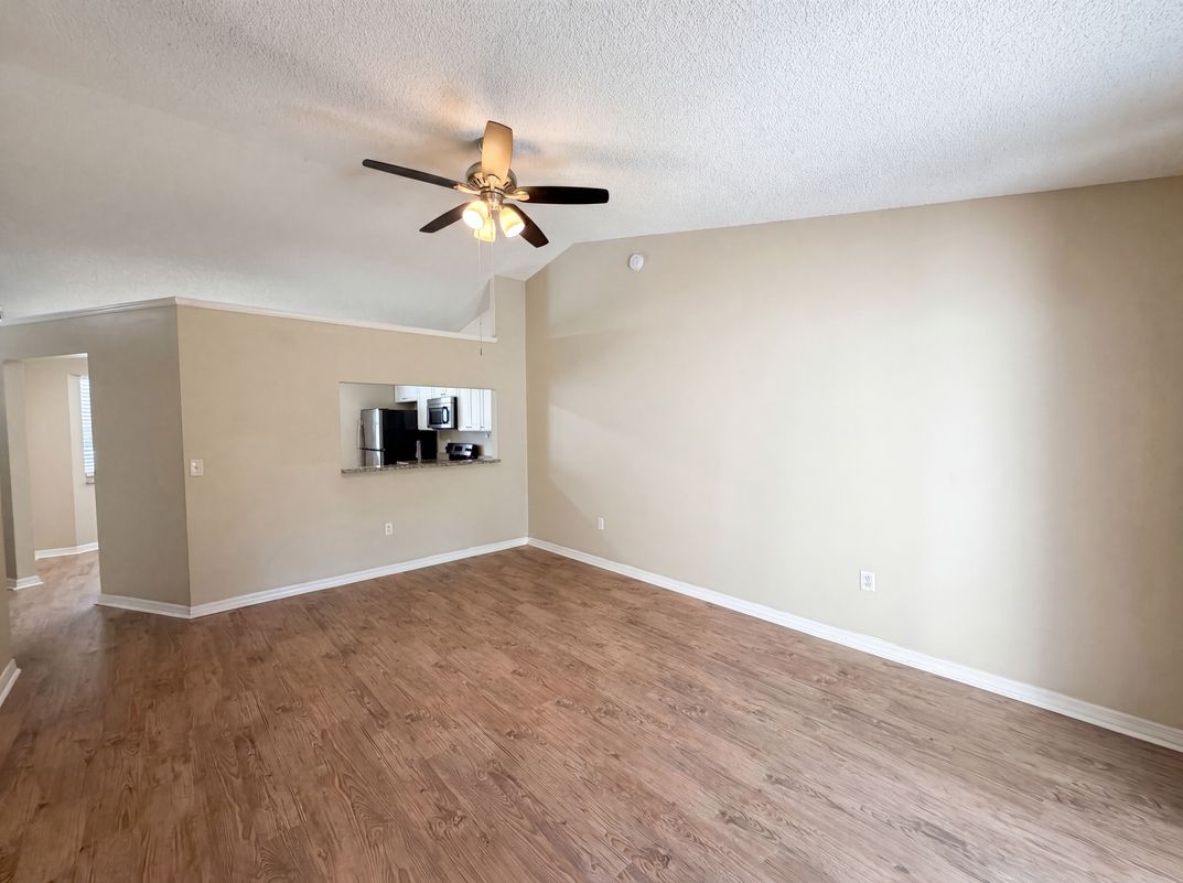 Property photo 3 of 2715 Lorraine Dr