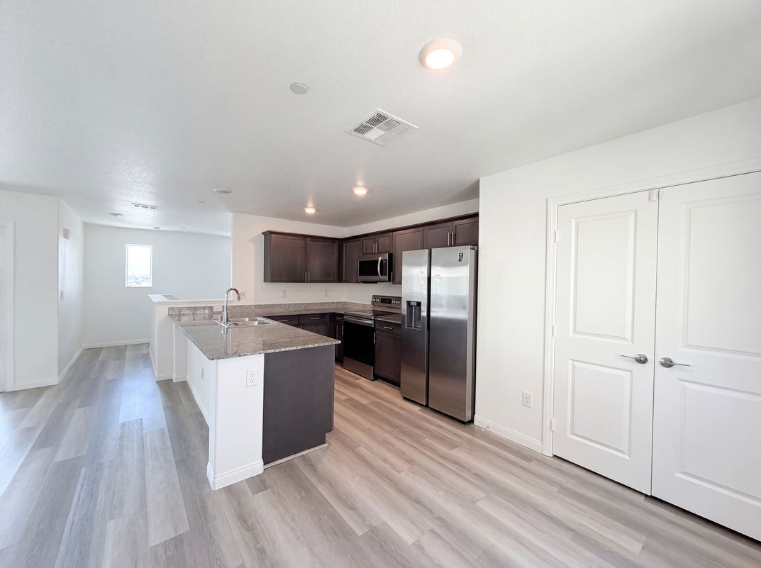 Photo 12 of 41 of 6875 Crimson Shadow St, North Las Vegas, NV
