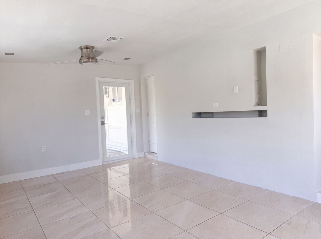 Photo 10 of 22 of 6200 SW 109th Ave, Miami, FL