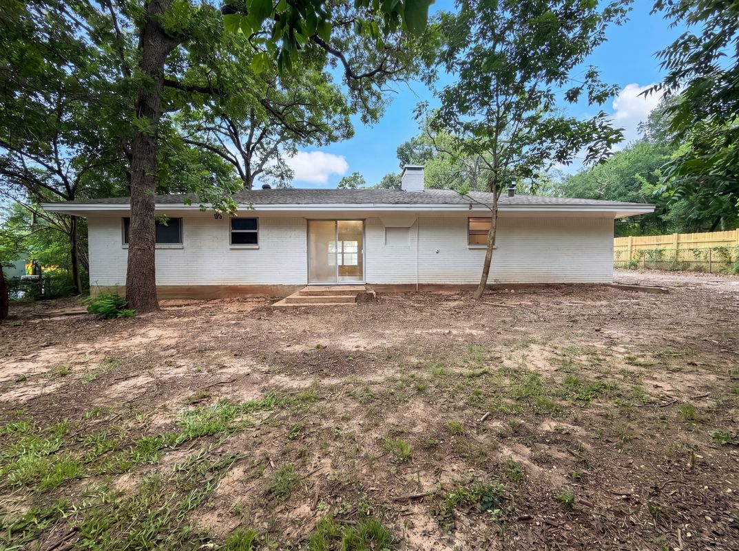 Photo 15 of 18 of 437 Denison Dr, Pottsboro, TX