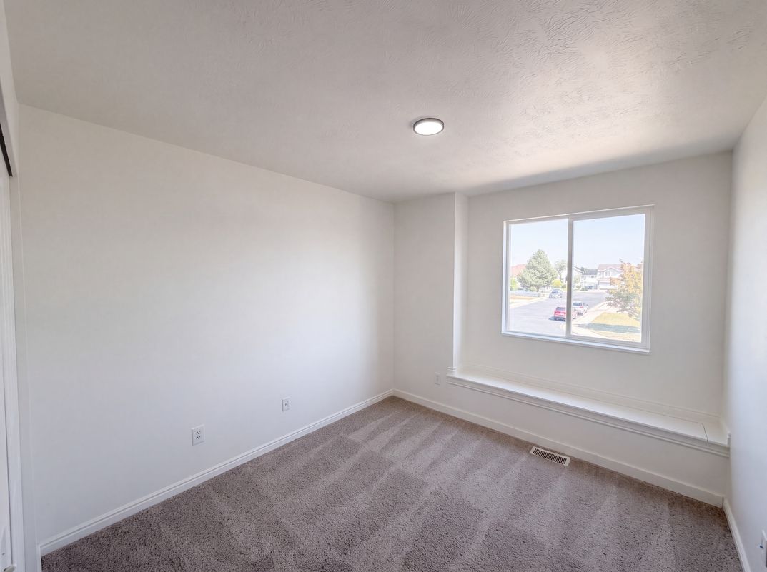 Photo 4 of 25 of 1443 W 3605 S, West Valley City, UT