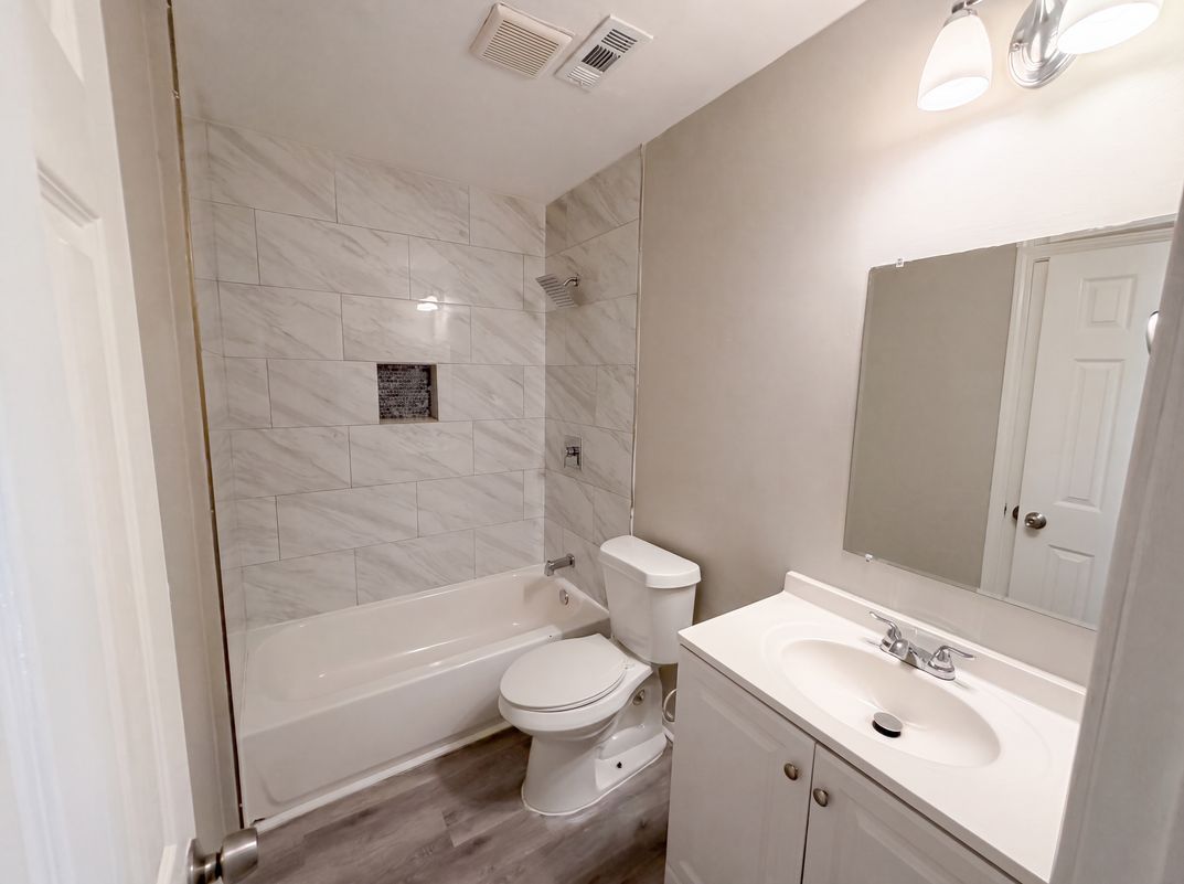 Photo 11 of 19 of 5067 Redan Rd, Stone Mountain, GA