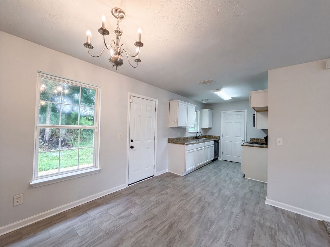 Photo 8 of 21 of 1125 Sima Shabat Ct, La Vergne, TN