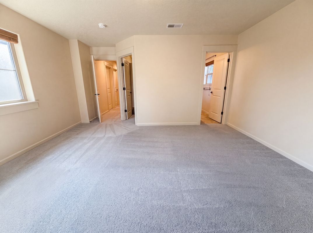 Photo 4 of 19 of 2817 SE Condor Ave, Gresham, OR