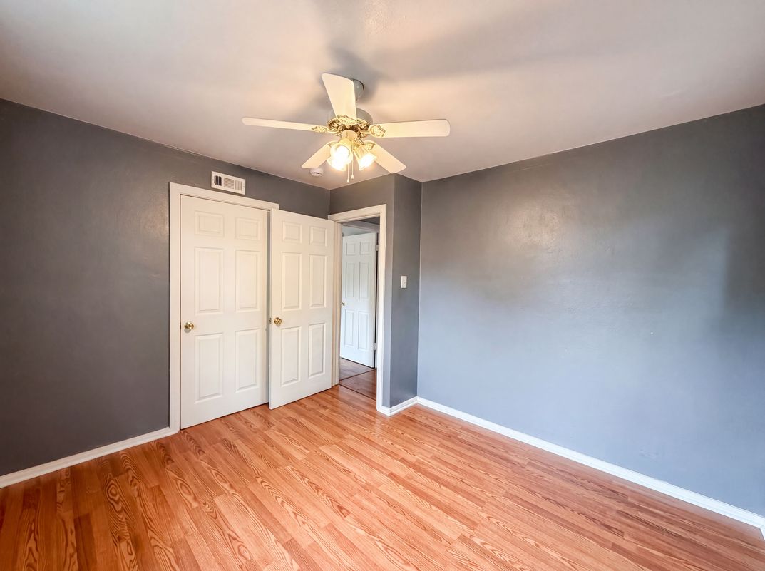 Photo 18 of 21 of 1607 N 17th St, Belleville, IL
