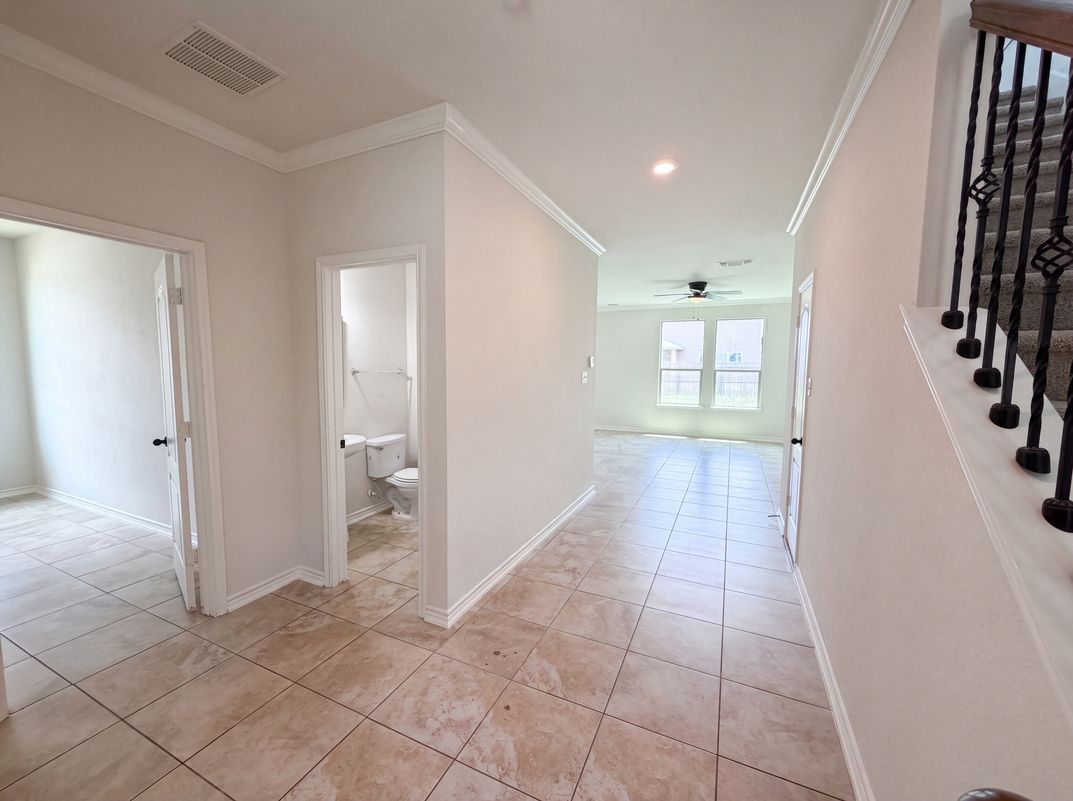 Photo 16 of 21 of 2100 Brandywine Dr, New Braunfels, TX