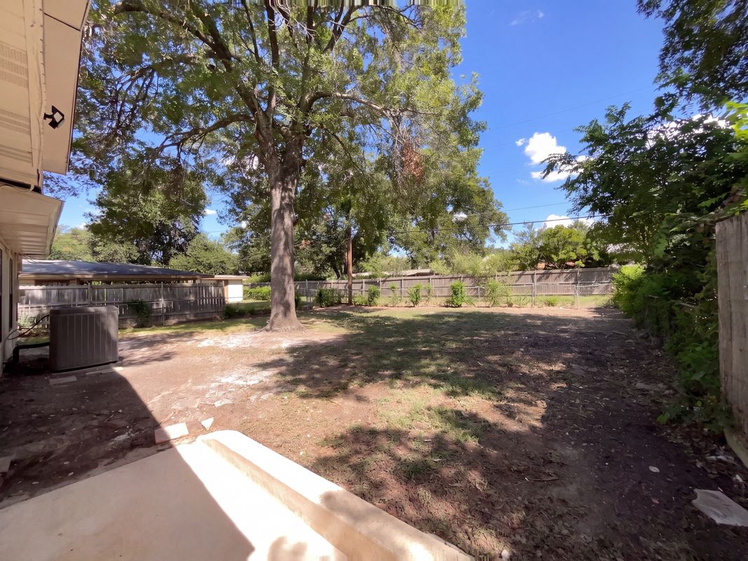Photo 18 of 21 of 222 Colebrook Dr, San Antonio, TX