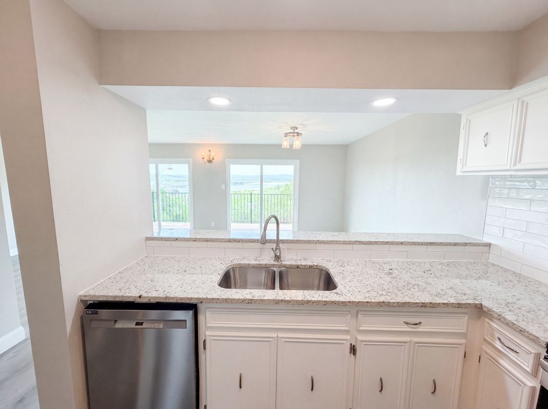 Photo 8 of 18 of 3216 Poe Cv, Lago Vista, TX