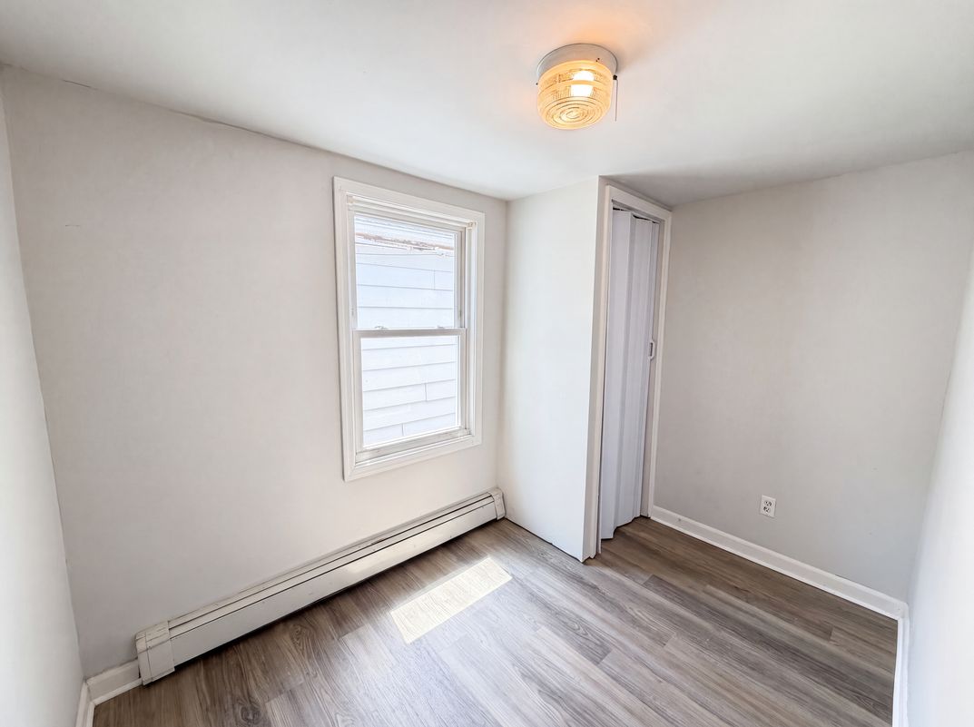 Photo 11 of 13 of 936 Grove Ave, Laurence Harbor, NJ