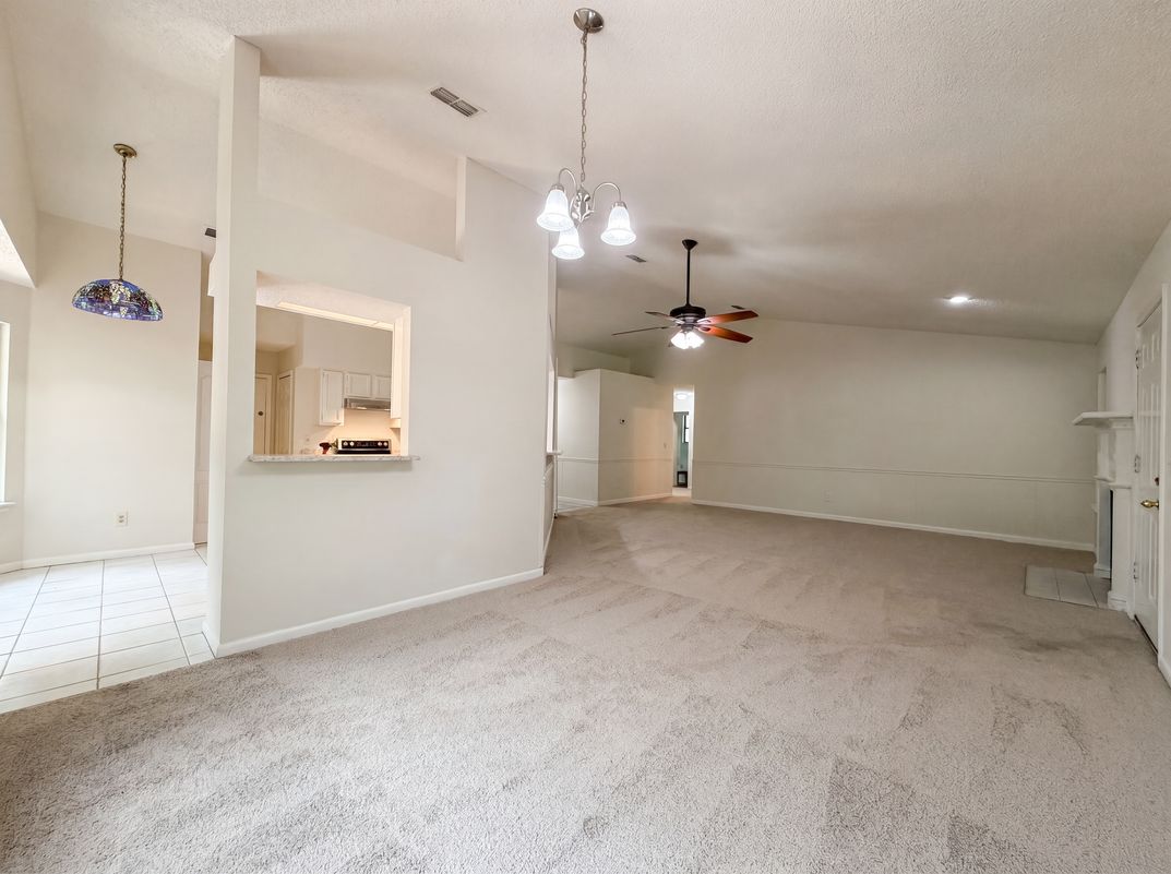 Photo 8 of 23 of 7737 Pepper Cir E, Jacksonville, FL