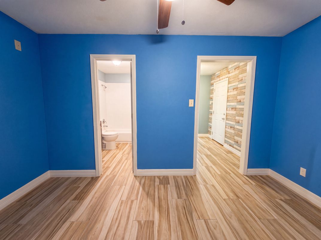 Photo 4 of 21 of 9314 Deanwood St, Houston, TX