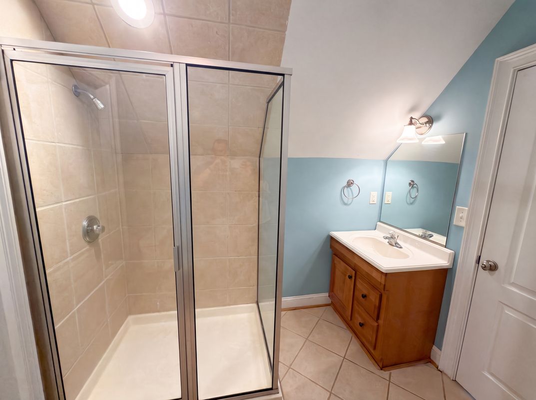 Photo 8 of 22 of 9721 Arlington Oaks Dr, Charlotte, NC