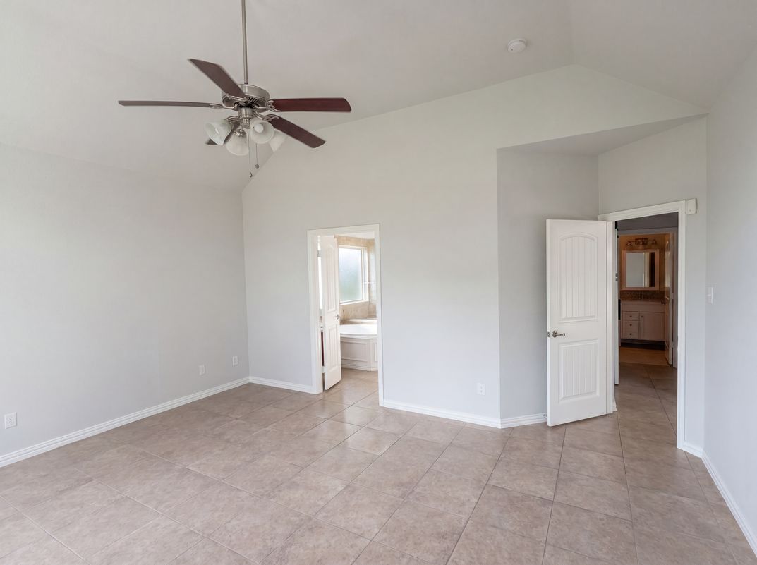 Photo 4 of 23 of 3105 Bridgewater Dr, Little Elm, TX