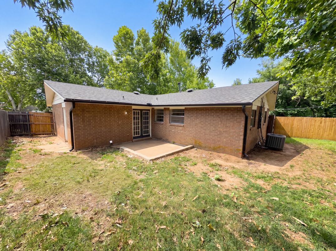Photo 5 of 24 of 1513 N Bradley Ave, Oklahoma City, OK