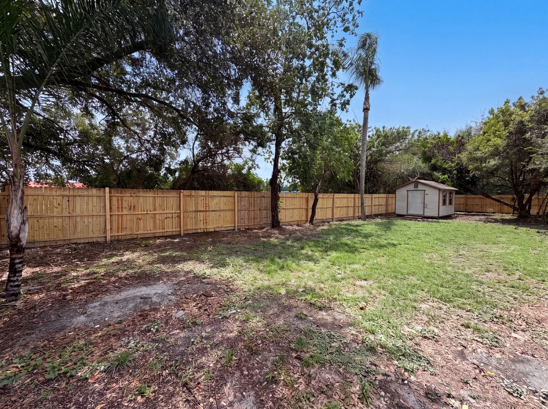 Photo 20 of 23 of 585 Hewett Dr, Orlando, FL