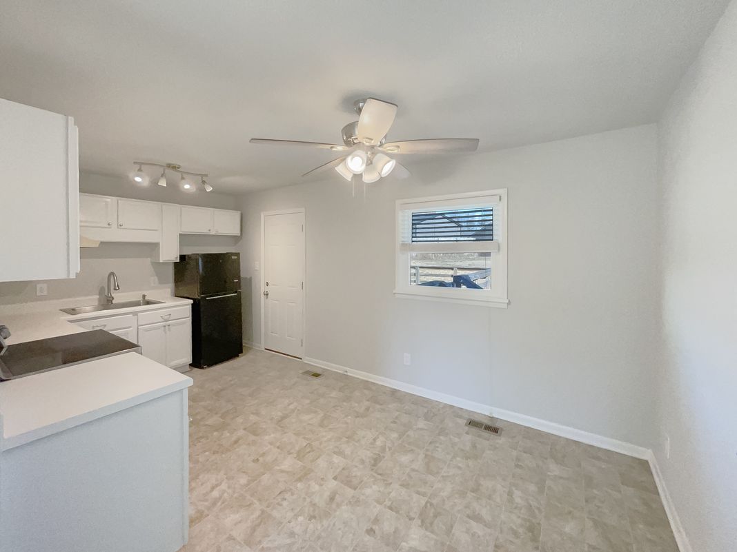 Photo 6 of 16 of 154 Rosebud St, Spring Lake, NC