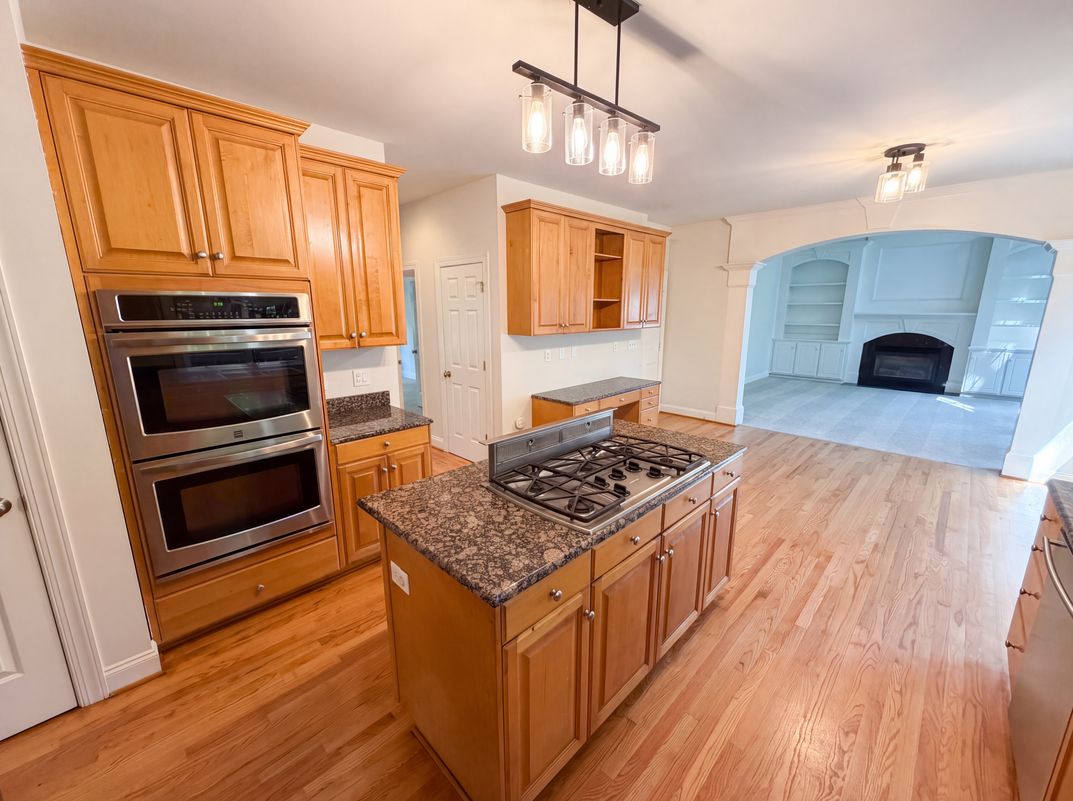 Photo 11 of 33 of 10124 Windtree Ln, Charlotte, NC