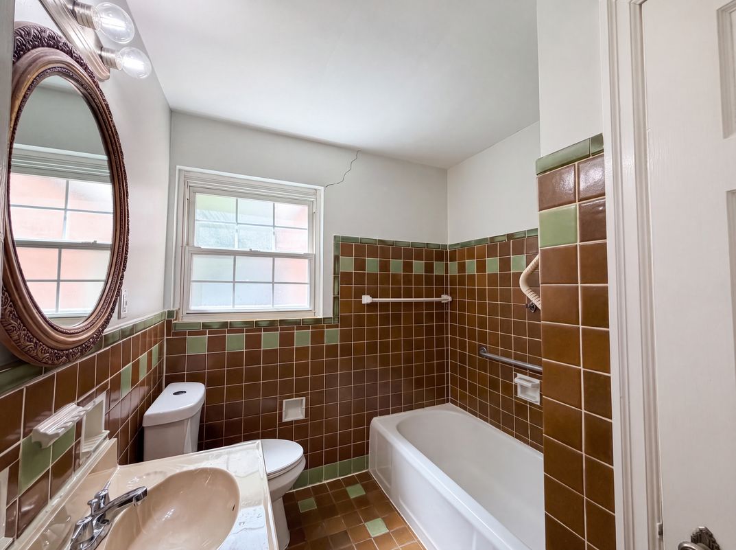 Photo 17 of 21 of 1304 Coolidge Ave, Cincinnati, OH