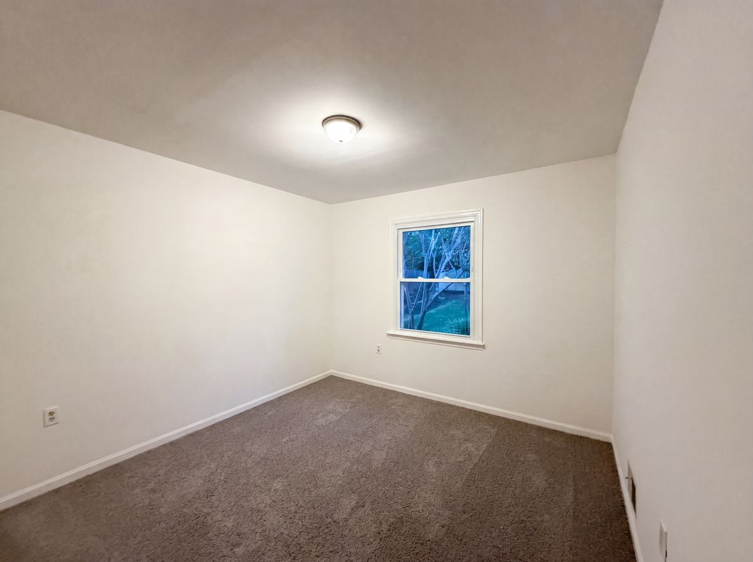 Photo 20 of 51 of 8947 Rosewood St, Manassas, VA