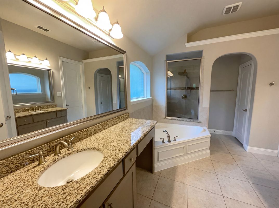Photo 13 of 24 of 4157 Chantilly Ln, Frisco, TX