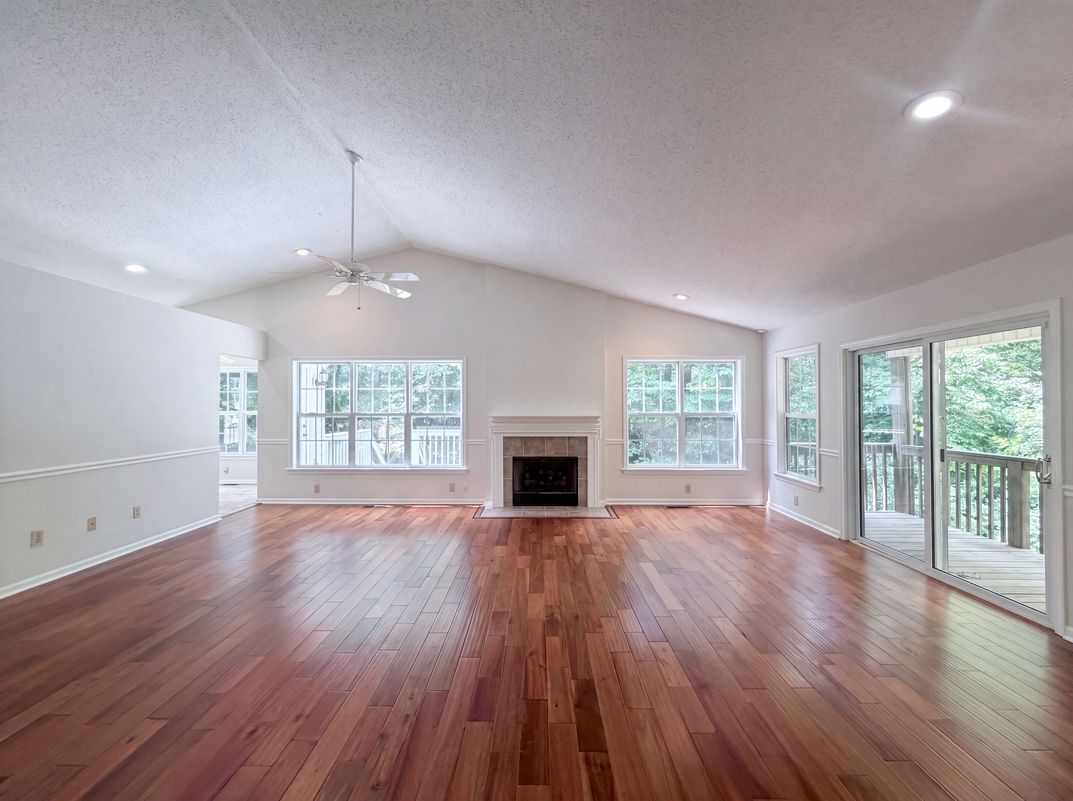 Photo 6 of 17 of 221 Grandview Dr, Statesville, NC