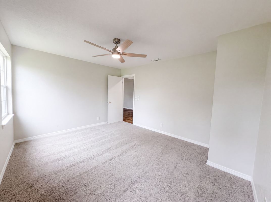 Photo 23 of 53 of 5082 SW 31st St, Ocala, FL