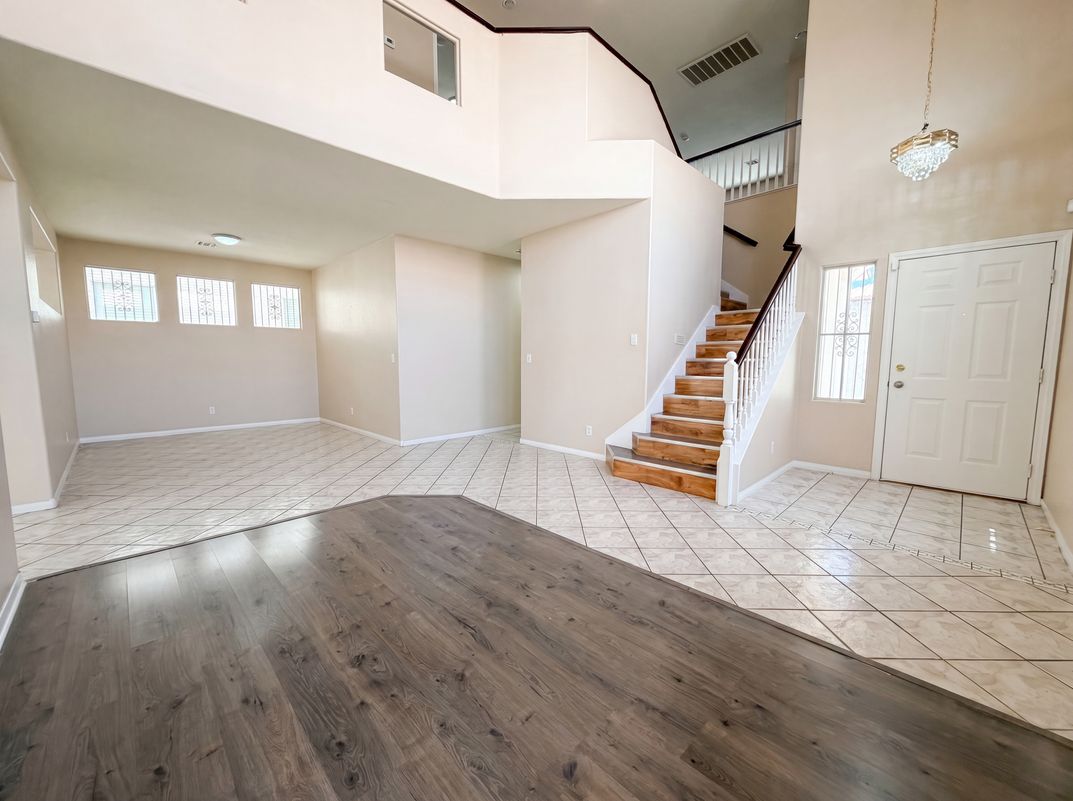 Photo 3 of 27 of 9515 Windborne Ave, Las Vegas, NV