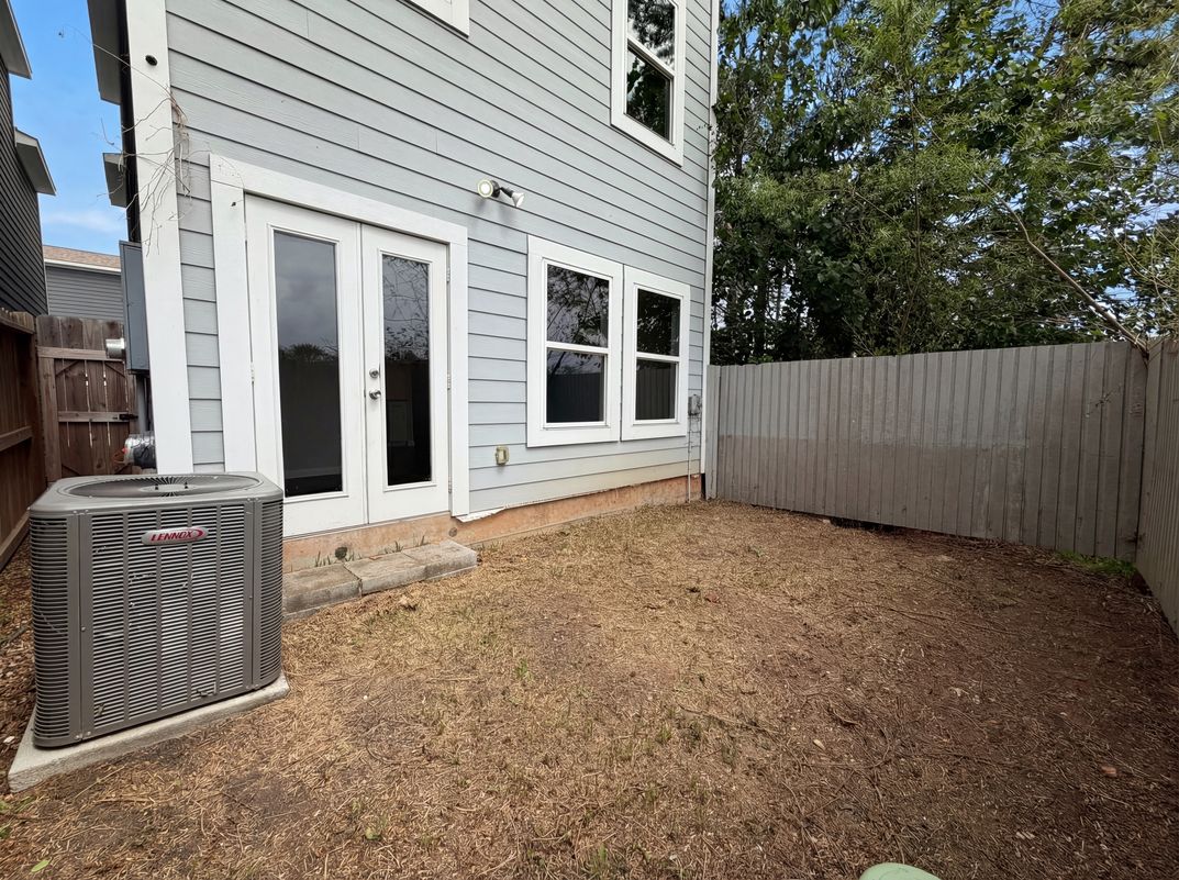 Photo 5 of 17 of 18803 Luminescent Ln, Spring, TX