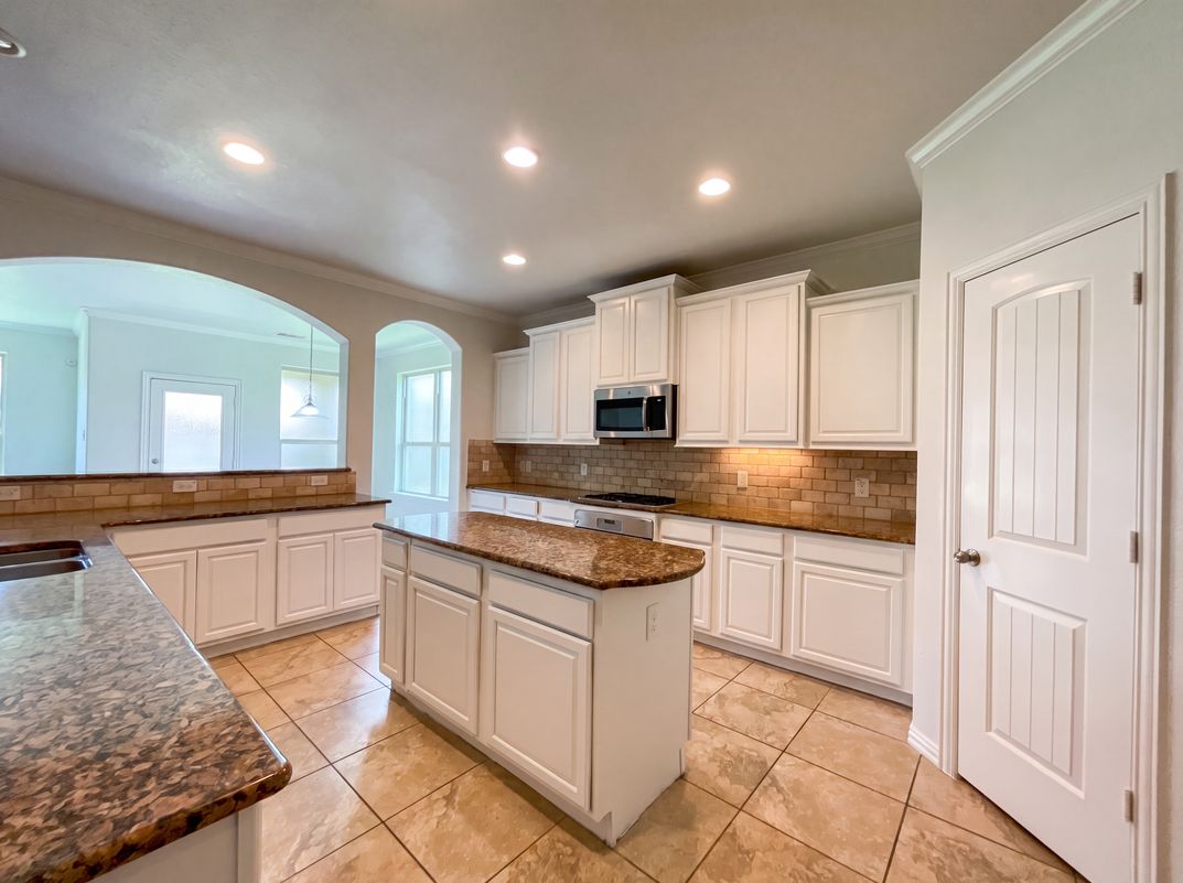 Photo 6 of 22 of 17118 Jetton Park Ln, Humble, TX