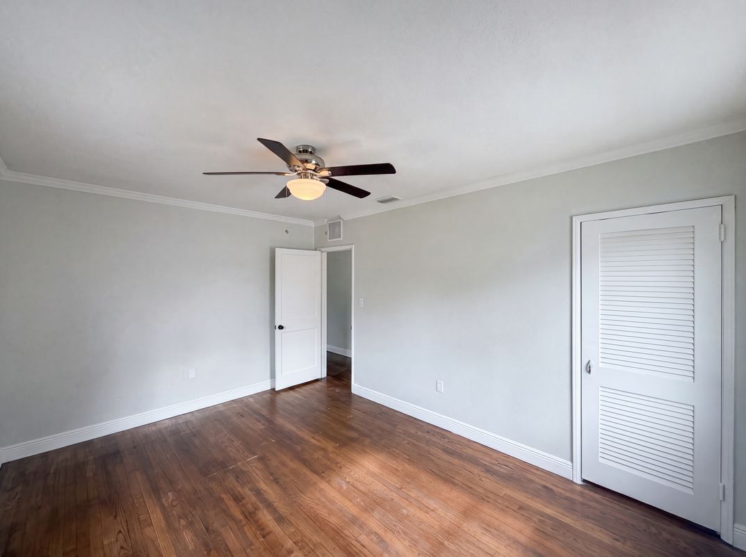 Photo 4 of 32 of 6129 5th Ave N, Saint Petersburg, FL