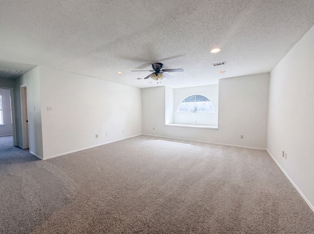 Photo 9 of 27 of 905 Ridgemont Dr, Allen, TX
