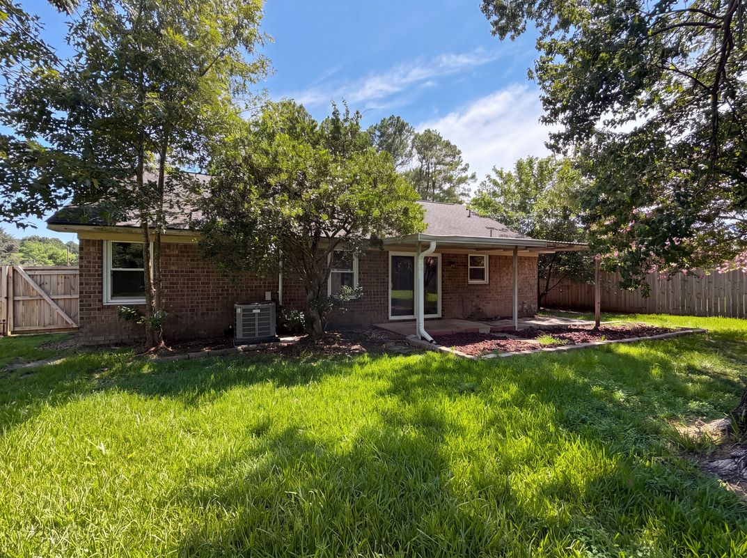 Photo 5 of 18 of 117 Azalea Rd, Goose Creek, SC