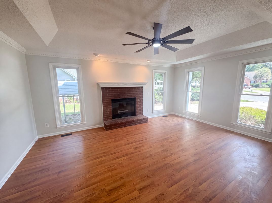 Photo 13 of 37 of 153 Courtney Oak Dr, West Columbia, SC