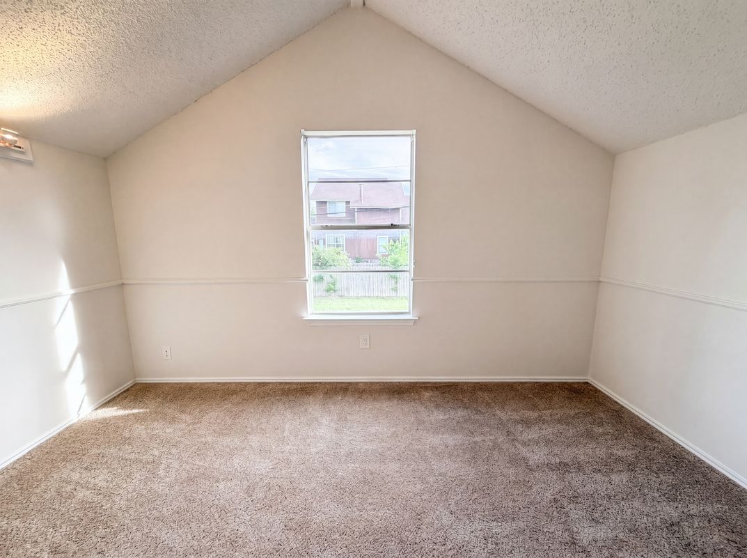 Photo 11 of 18 of 1301 Pitcairn Dr, Pflugerville, TX