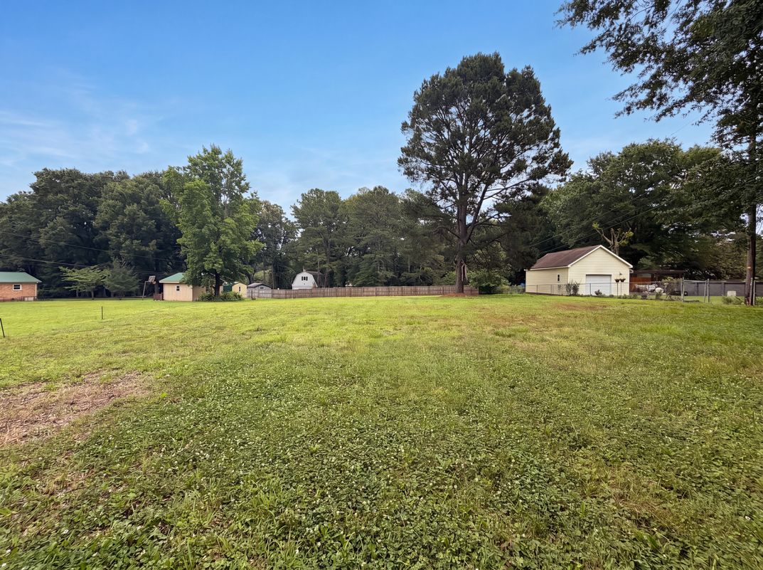Photo 18 of 19 of 141 Greenbriar Dr, Matthews, NC