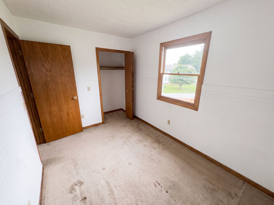 Photo 12 of 28 of 1100 Prescot Ave NW, Massillon, OH
