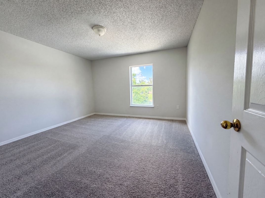 Photo 18 of 26 of 2158 Willesdon Dr W, Jacksonville, FL